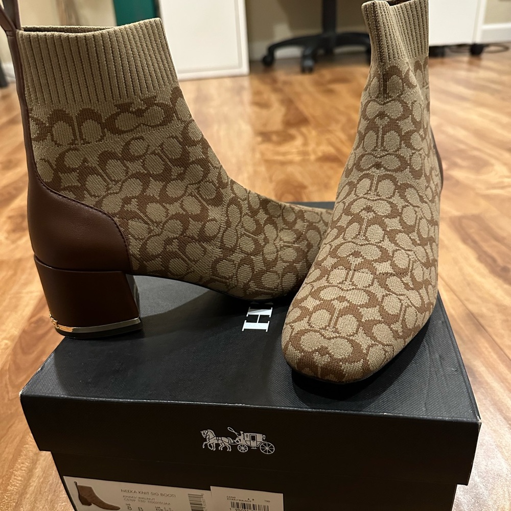 Women coach sweater boots